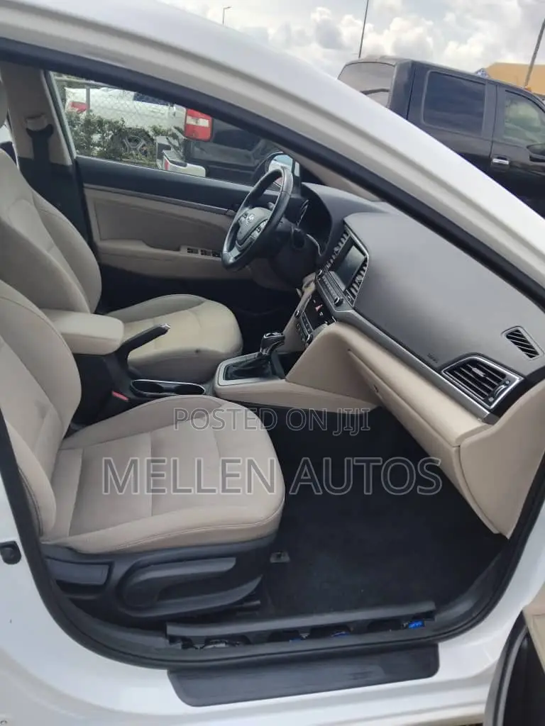Hyundai Elantra ECO Sedan FWD (1.4L 4cyl 7A) 2017 White