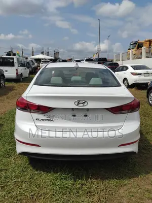 Hyundai Elantra ECO Sedan FWD (1.4L 4cyl 7A) 2017 White