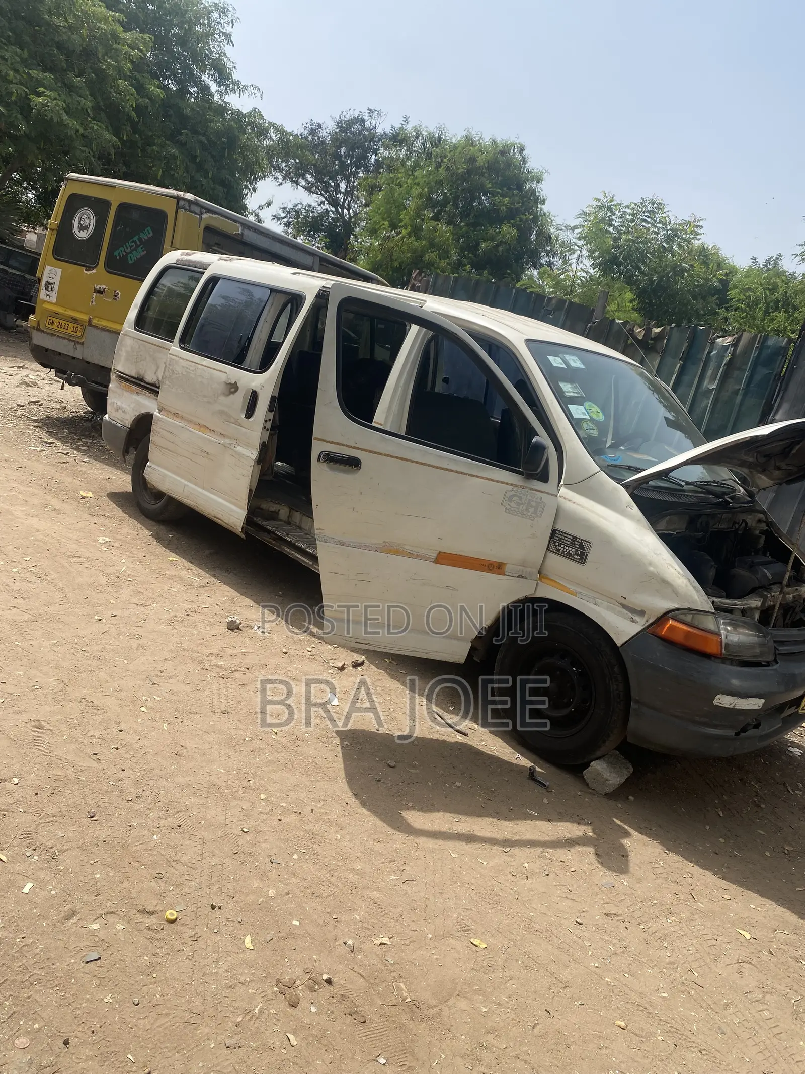 Toyota HiAce 2001 White