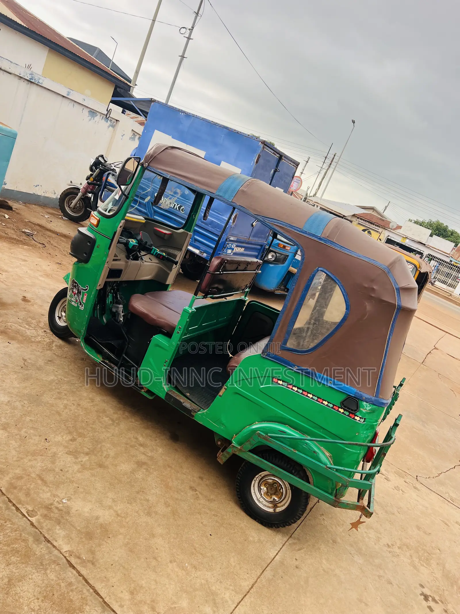 Bajaj RE 2025 Green