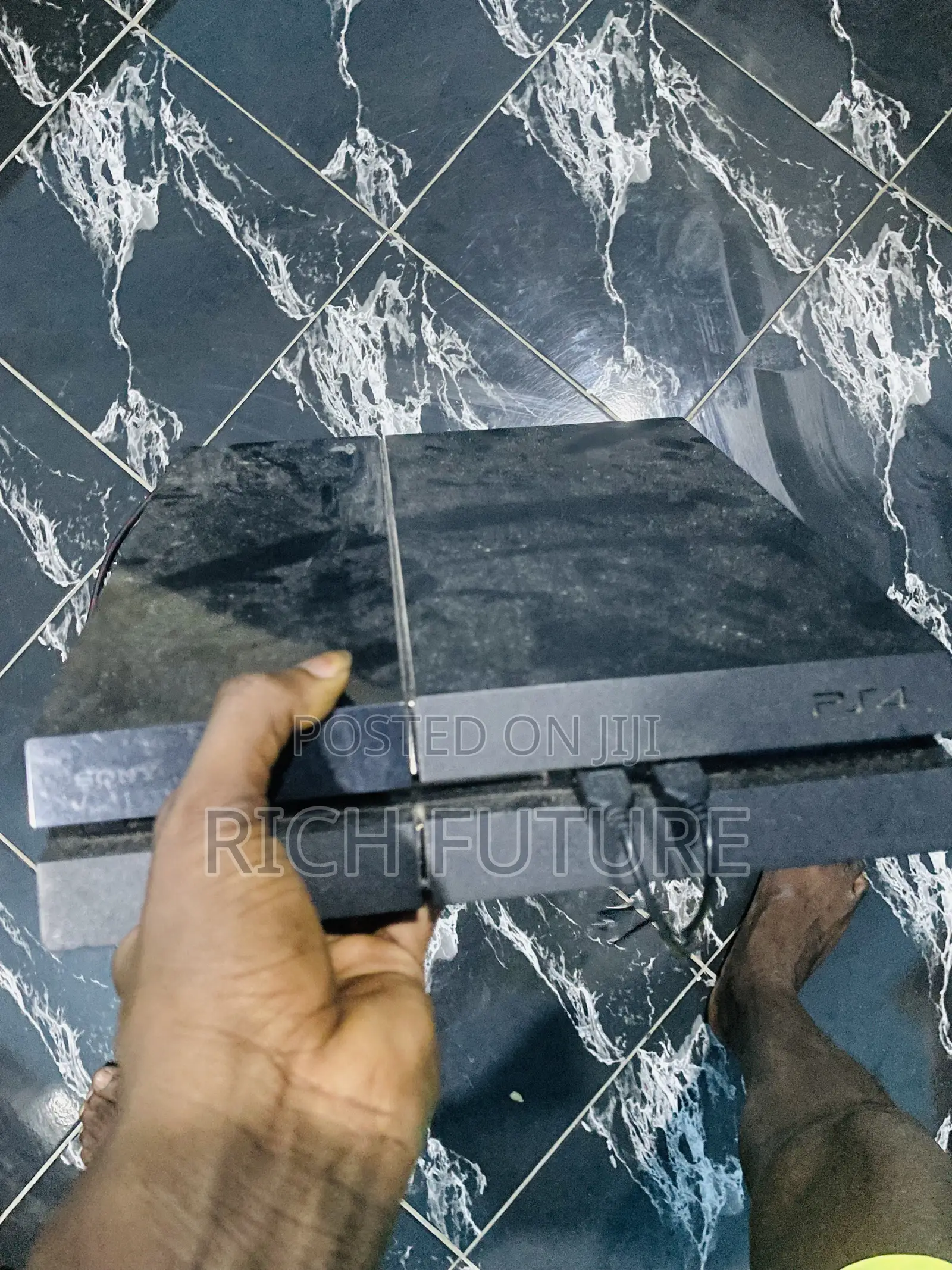 PS4 Standard