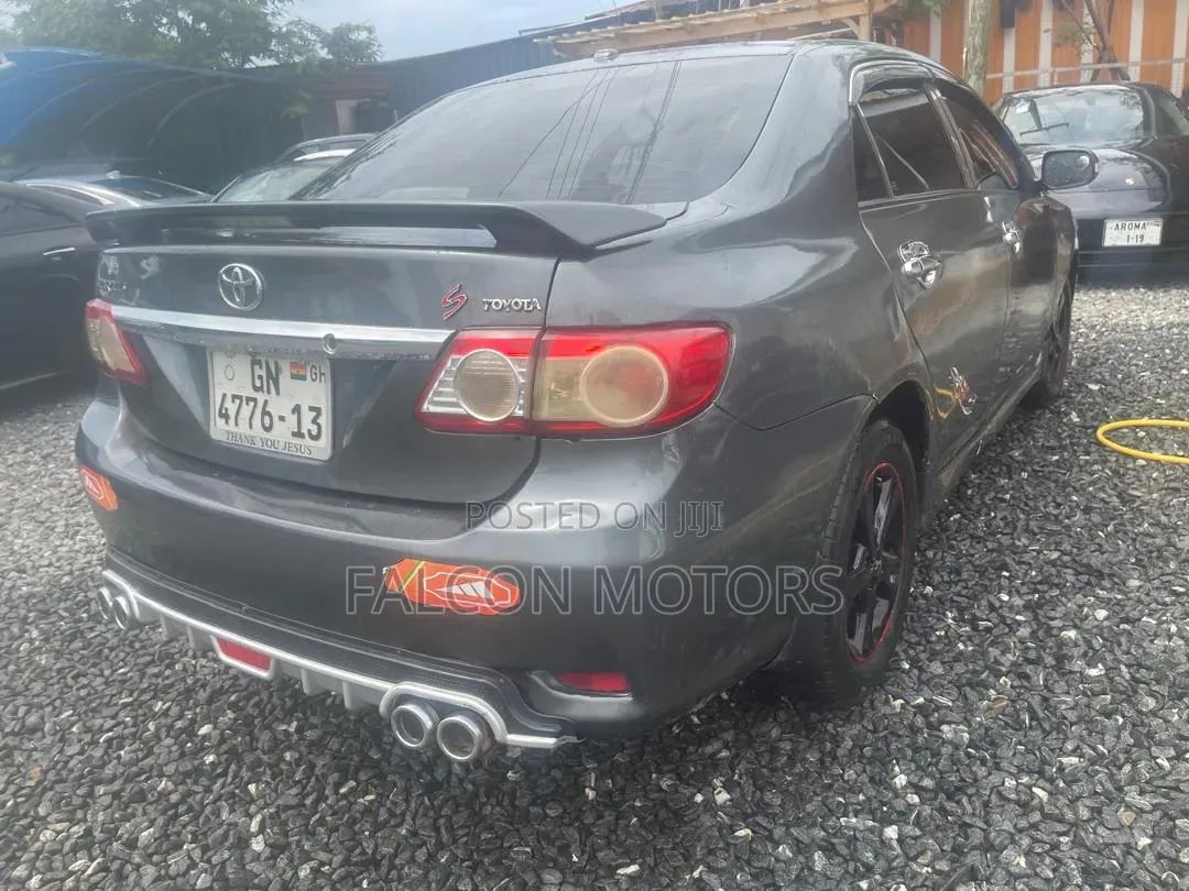 Toyota Corolla 2013 Gray