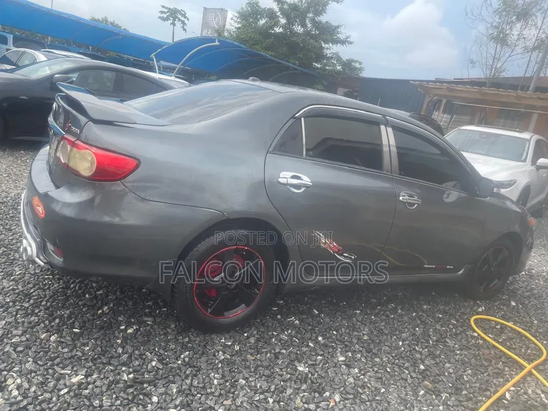 Toyota Corolla 2013 Gray