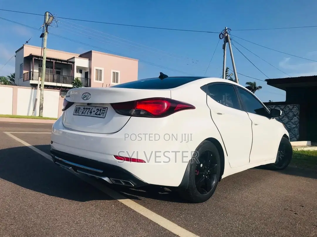 Hyundai Elantra SE Sedan FWD (1.8L 4cyl 6A) 2016 White