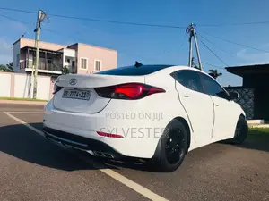 Hyundai Elantra SE Sedan FWD (1.8L 4cyl 6A) 2016 White