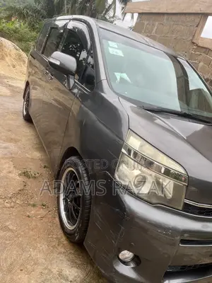 Toyota Voxy X 2WD 8-Seater 2013 Gray