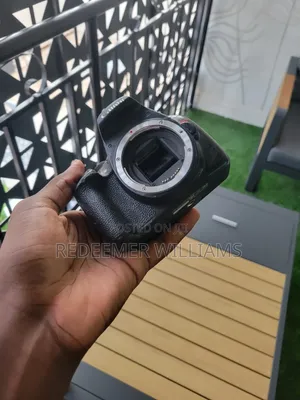 Canon Digital Camera for Sell + Battery, Charger Plus Camera Bag