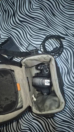 Canon Digital Camera for Sell + Battery, Charger Plus Camera Bag