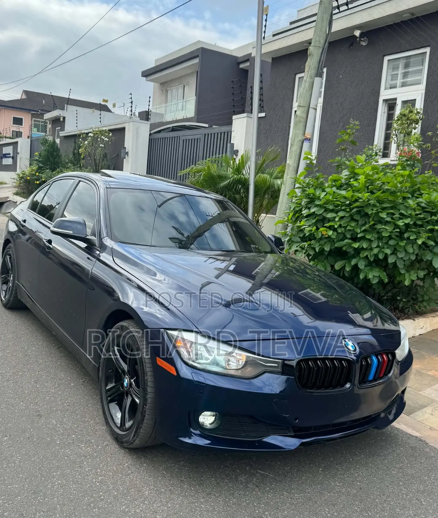 BMW 320i Sedan RWD 2015 Blue