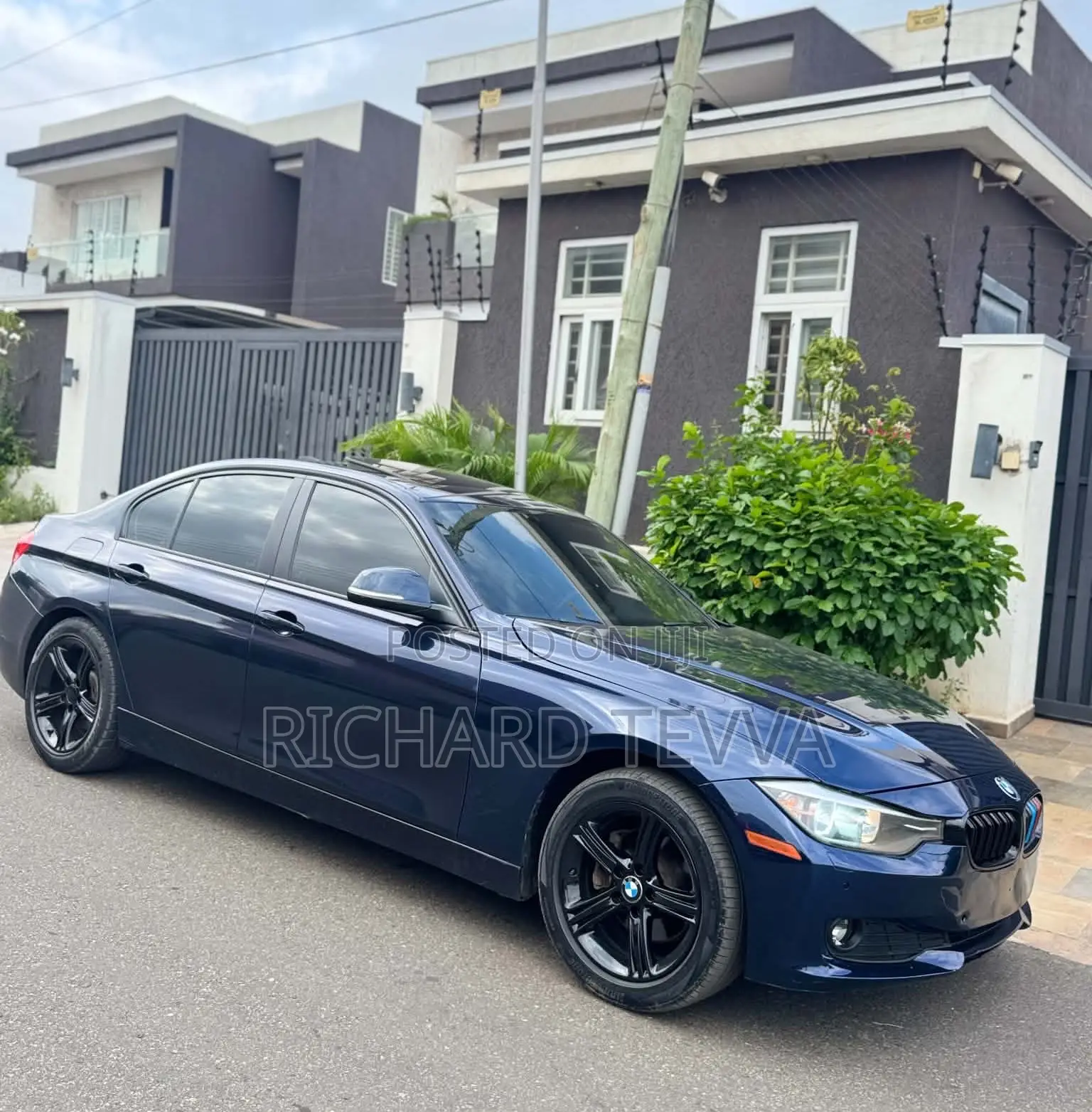 BMW 320i Sedan RWD 2015 Blue