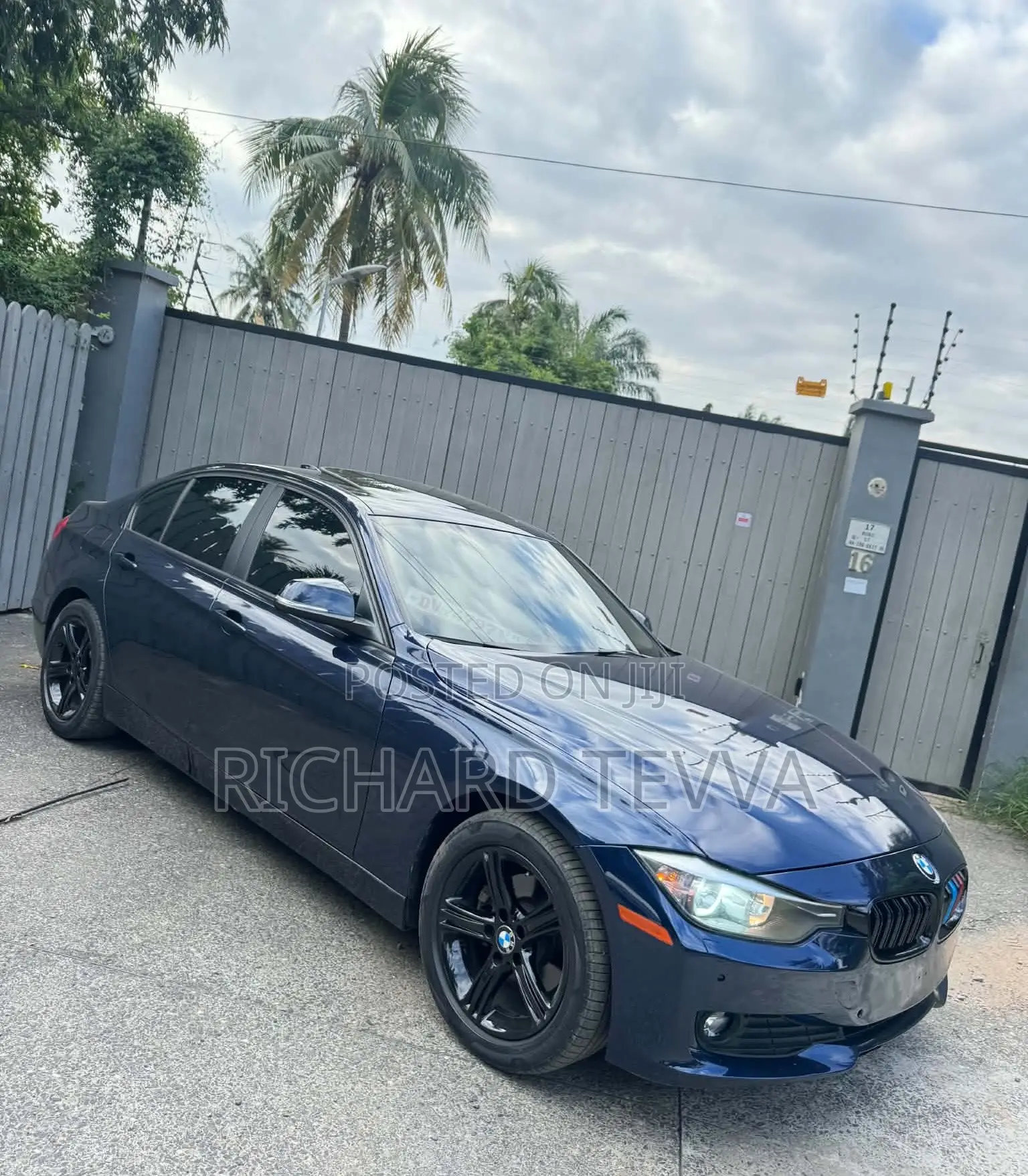 BMW 320i Sedan RWD 2015 Blue