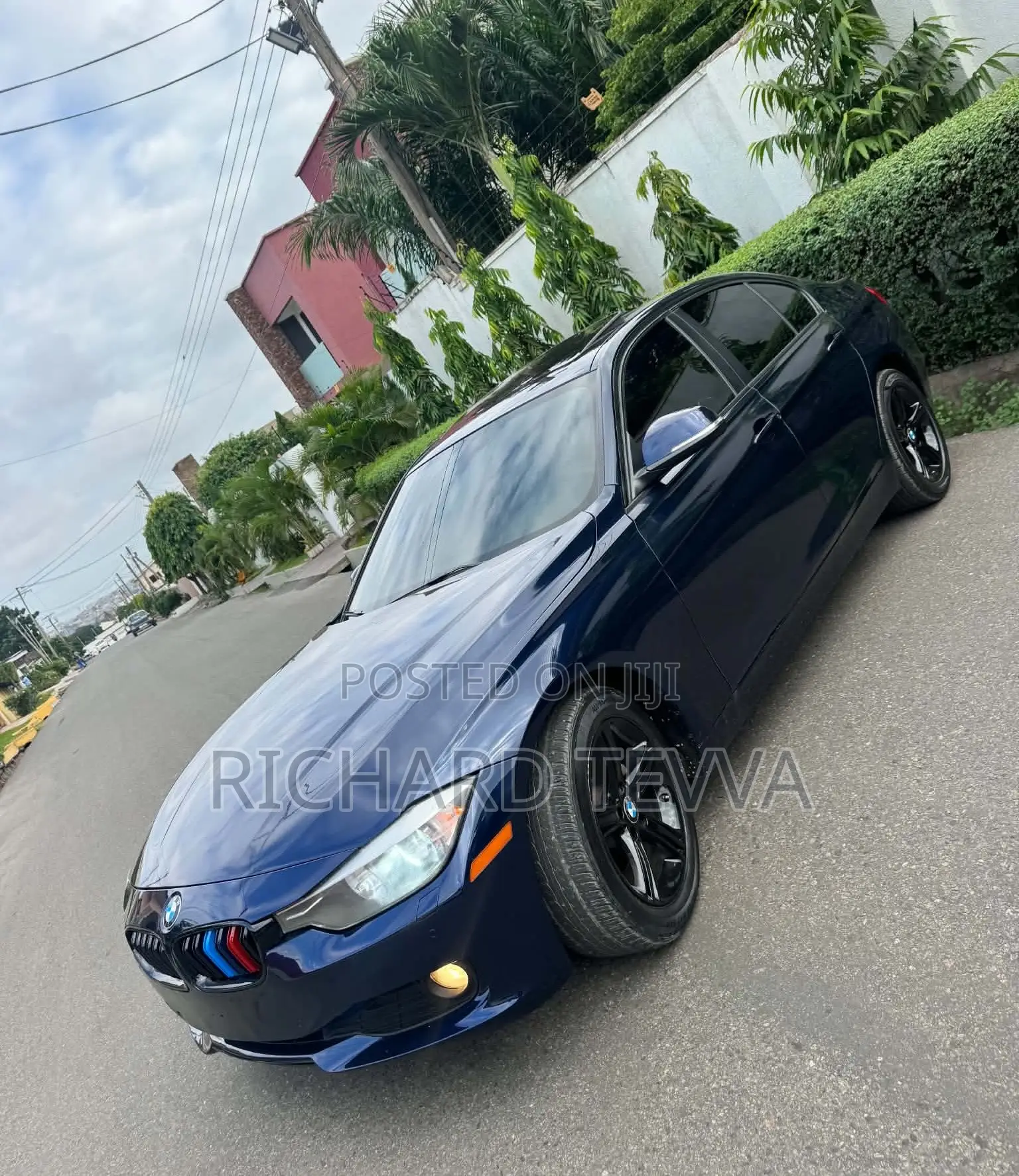 BMW 320i Sedan RWD 2015 Blue