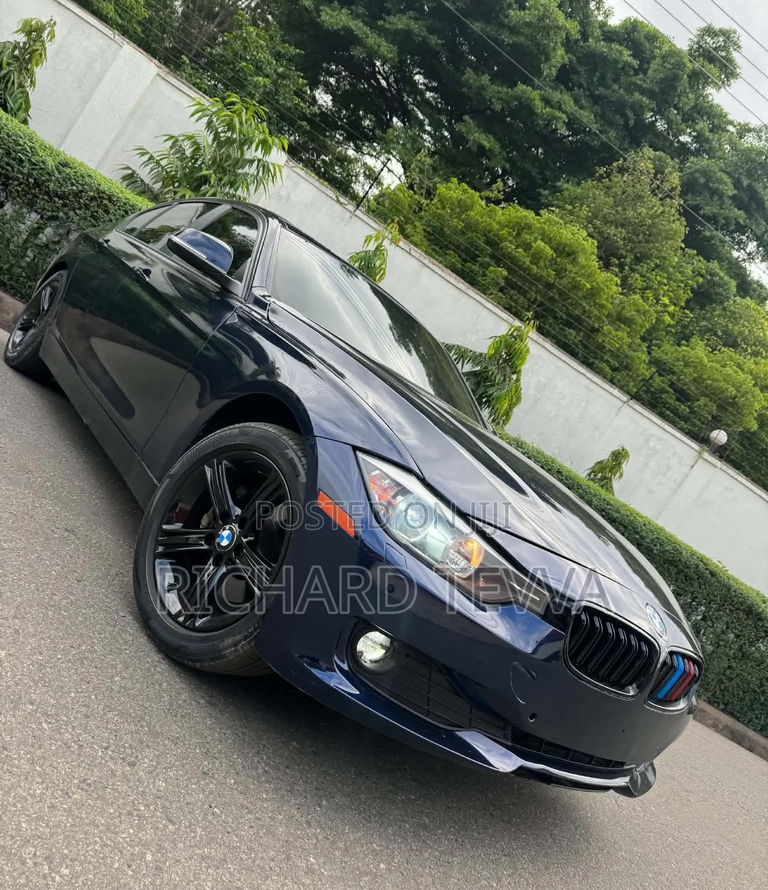 BMW 320i Sedan RWD 2015 Blue