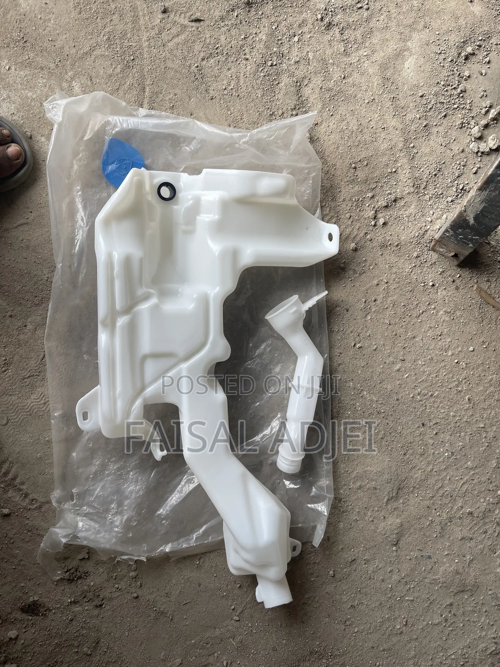 Honda Cr-v 17 Wiper Bottle