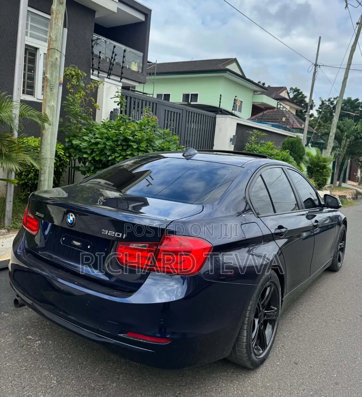 BMW 320i Sedan RWD 2015 Blue
