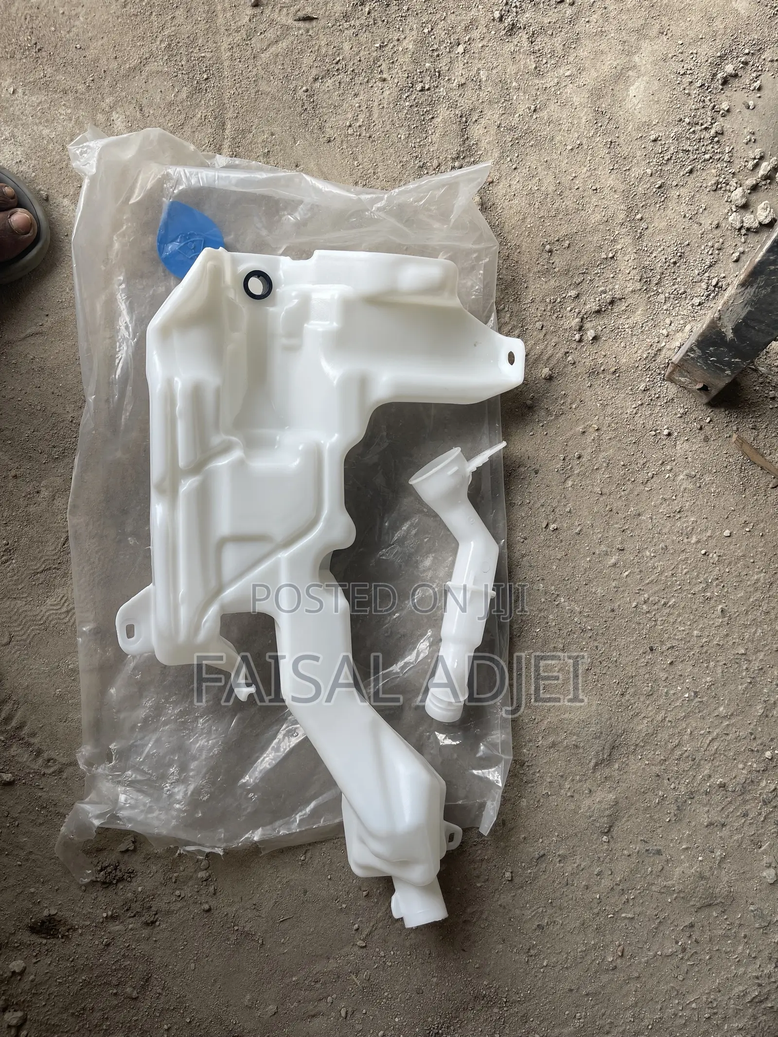 Honda Cr-v 17 Wiper Bottle
