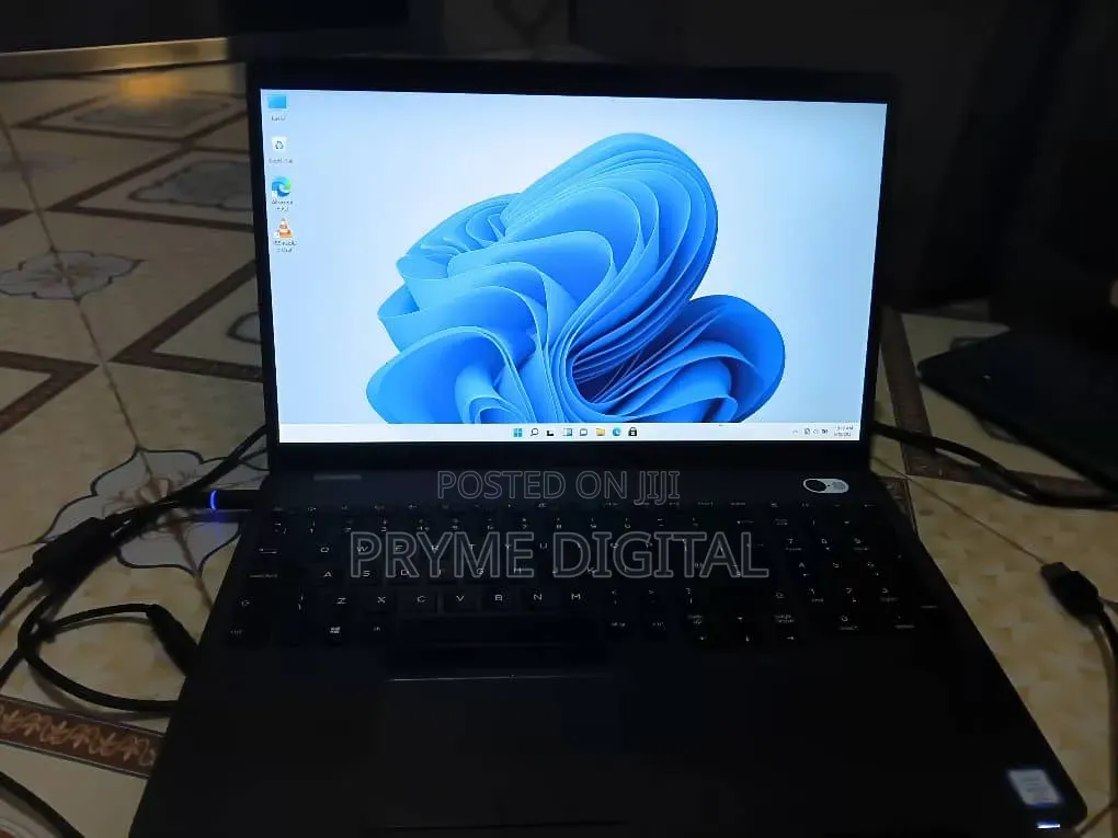 Laptop Dell Precision 3541 32GB Intel Core i5 SSD 1T