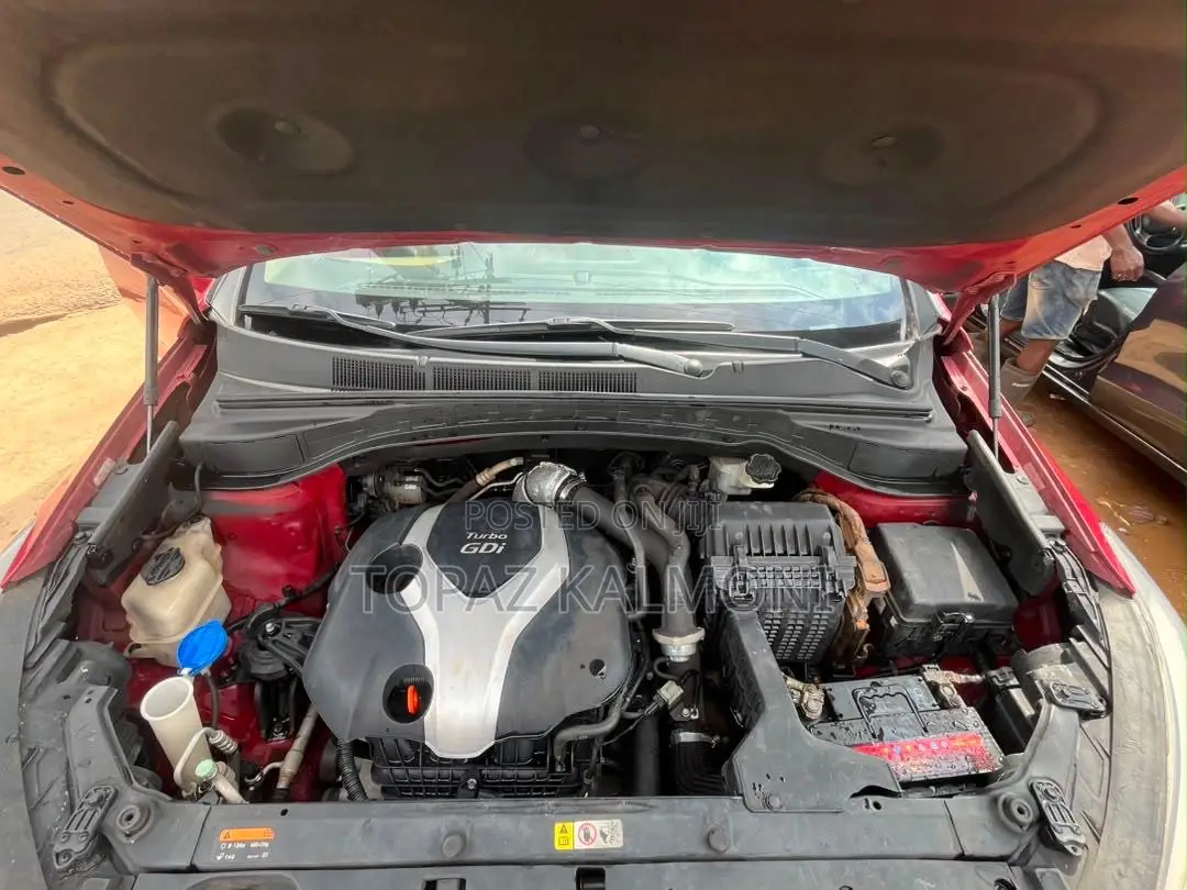Hyundai Santa Fe 2013 Red