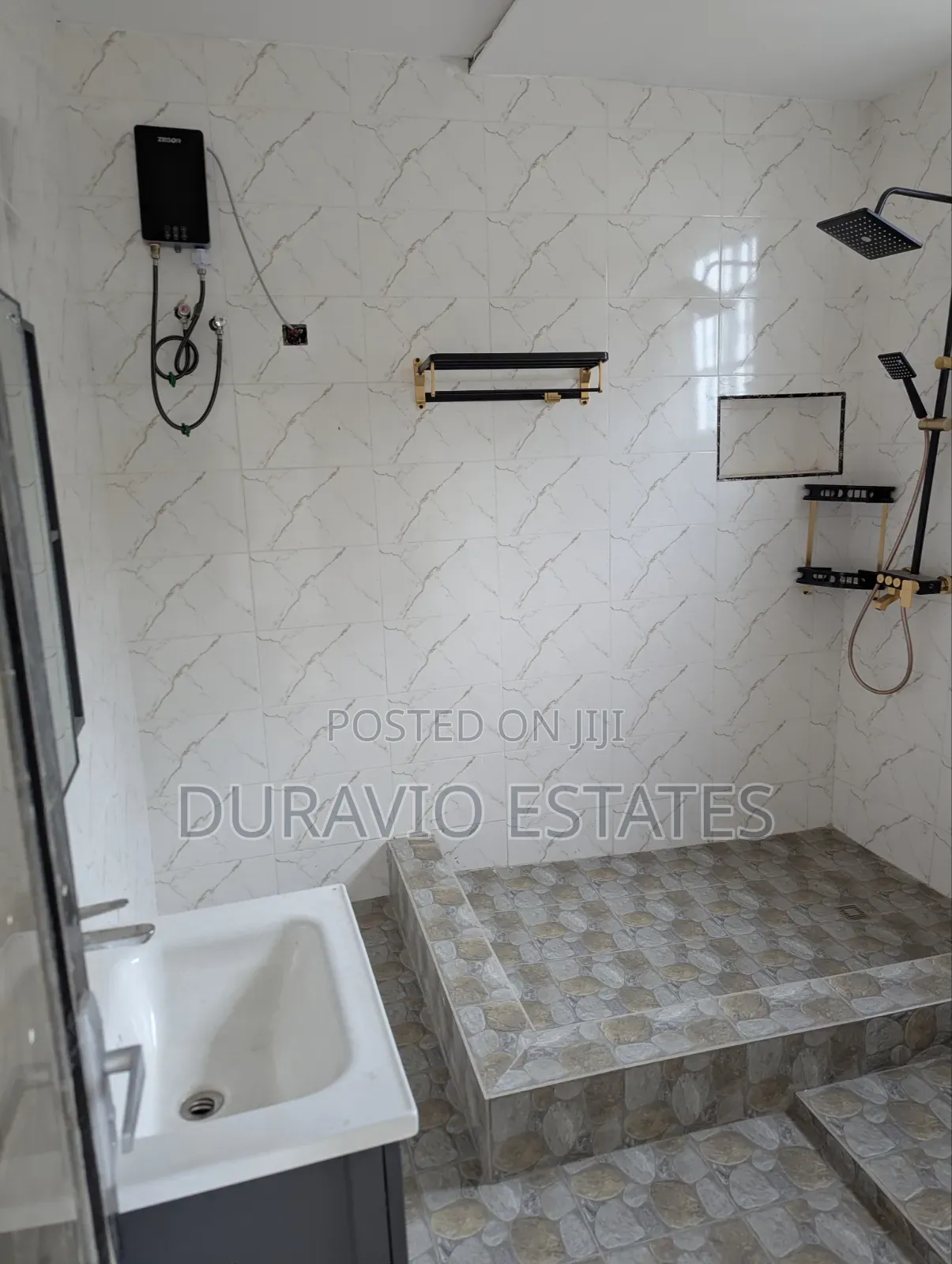 3bdrm House in Kwadaso Agric, Kumasi Metropolitan for sale