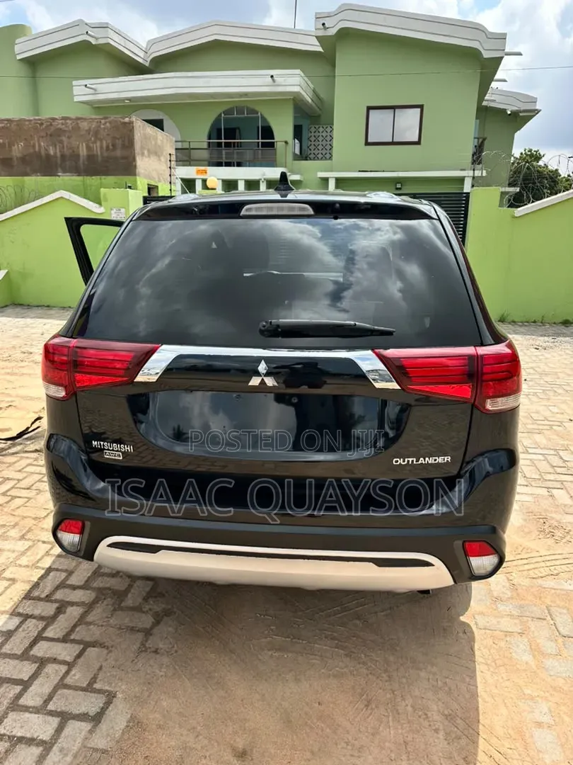 Mitsubishi Outlander 2019 Brown
