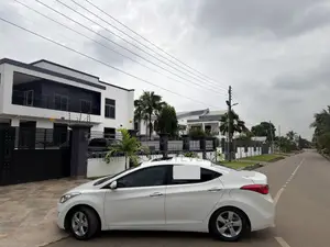 Hyundai Elantra GLS Sedan FWD (1.8L 4cyl 6A) 2013 White