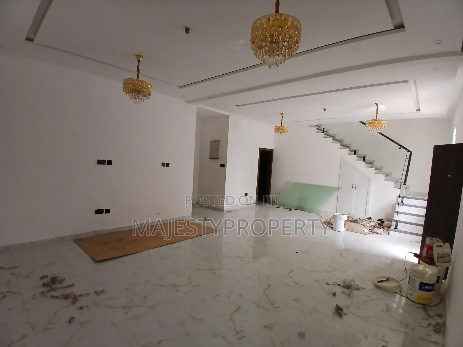 4bdrm Duplex in Batsona, Baatsona Total for sale
