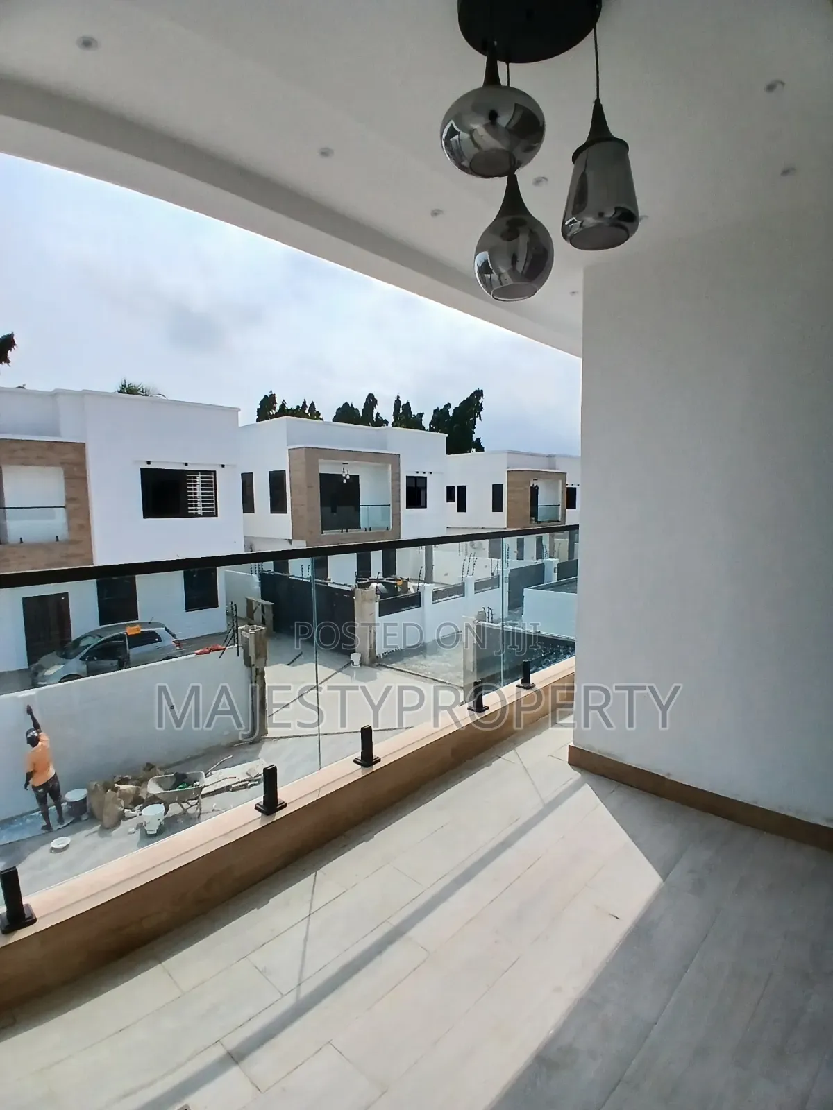 4bdrm Duplex in Batsona, Baatsona Total for sale
