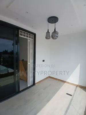 4bdrm Duplex in Batsona, Baatsona Total for sale