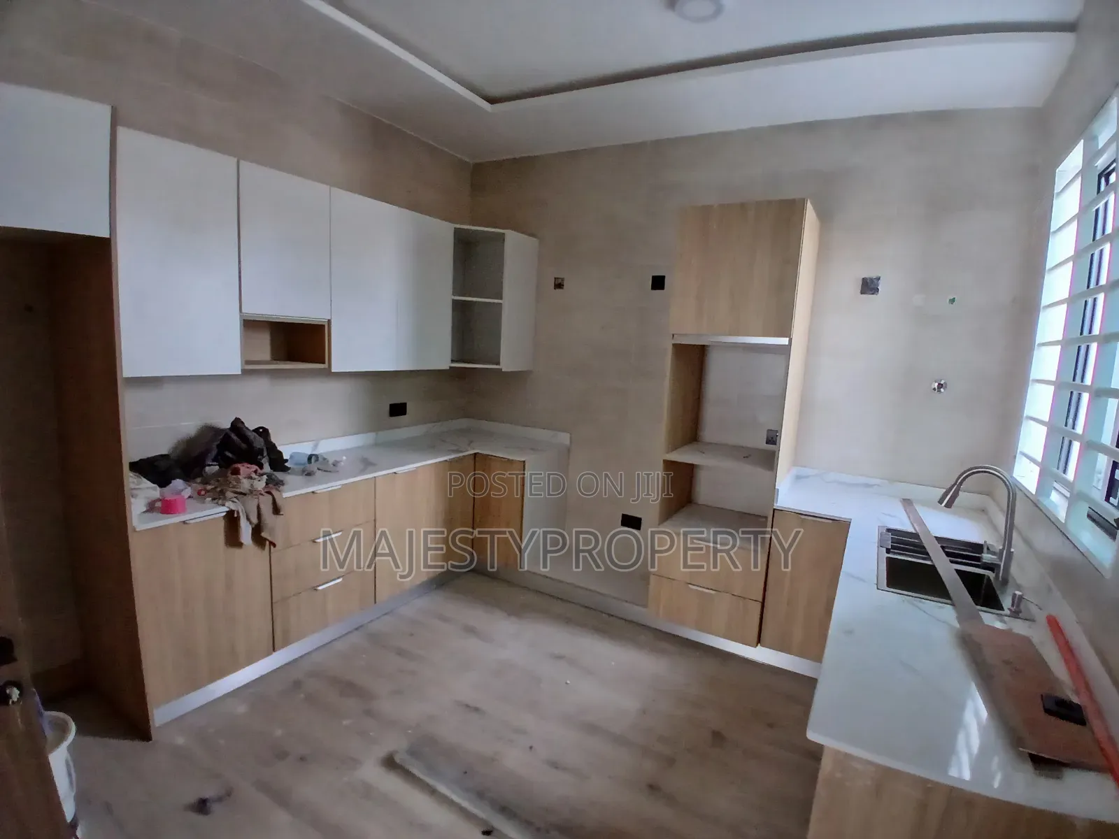 4bdrm Duplex in Batsona, Baatsona Total for sale