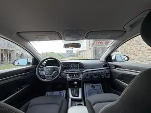 Hyundai Elantra SEL 2018 White