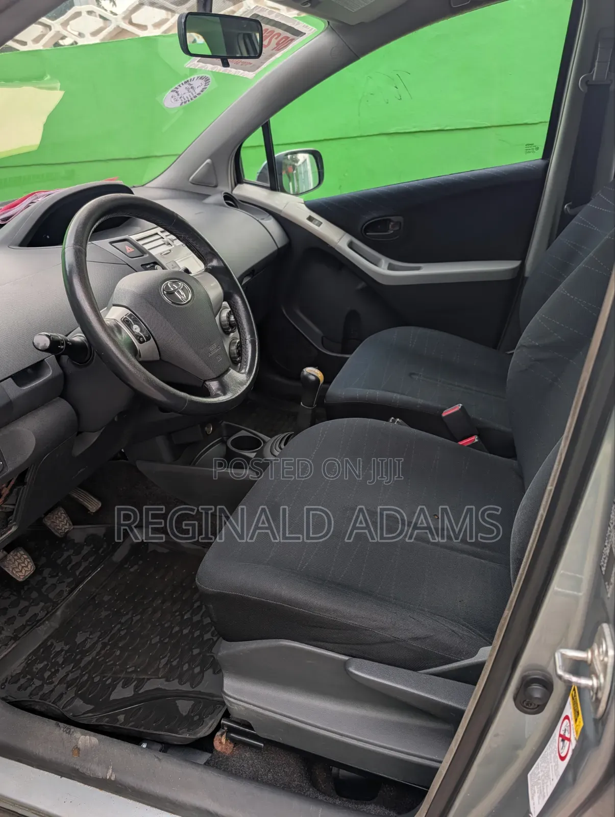 Toyota Yaris 2010 Gray