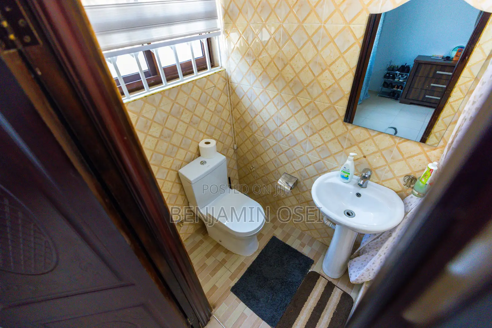 3bdrm House in Oak Villa Estate, Accra Metropolitan for sale