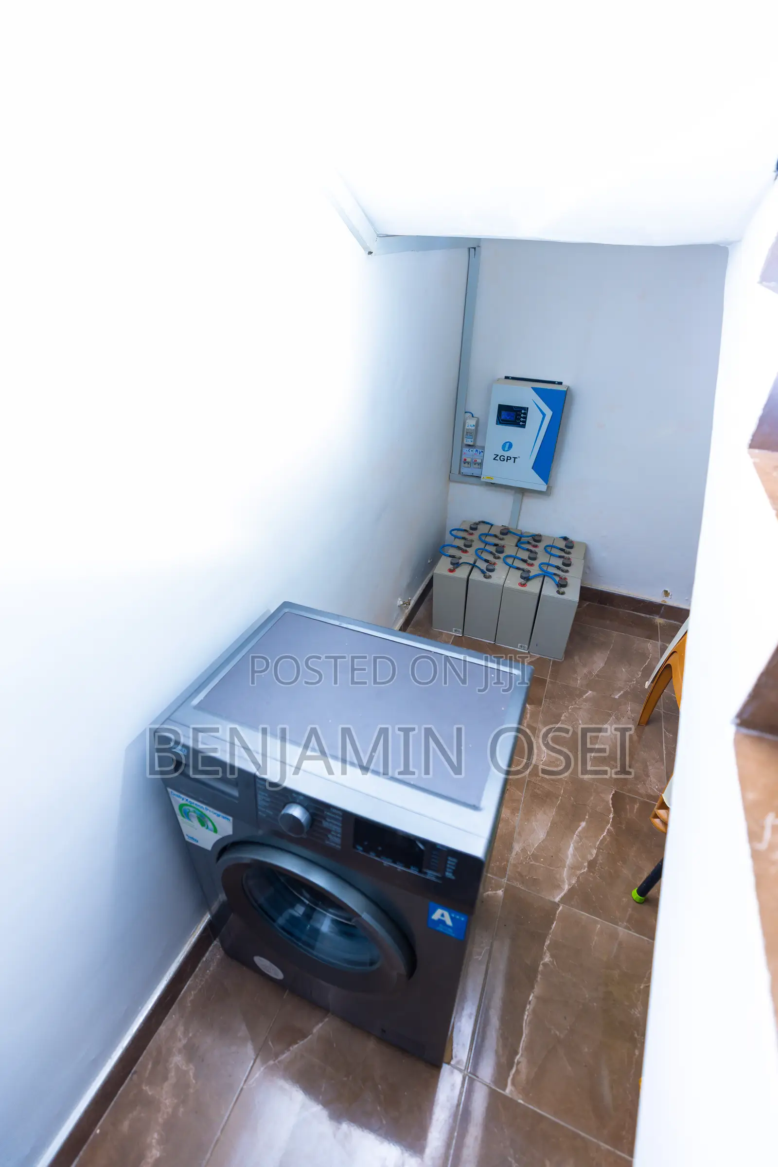 3bdrm House in Oak Villa Estate, Accra Metropolitan for sale