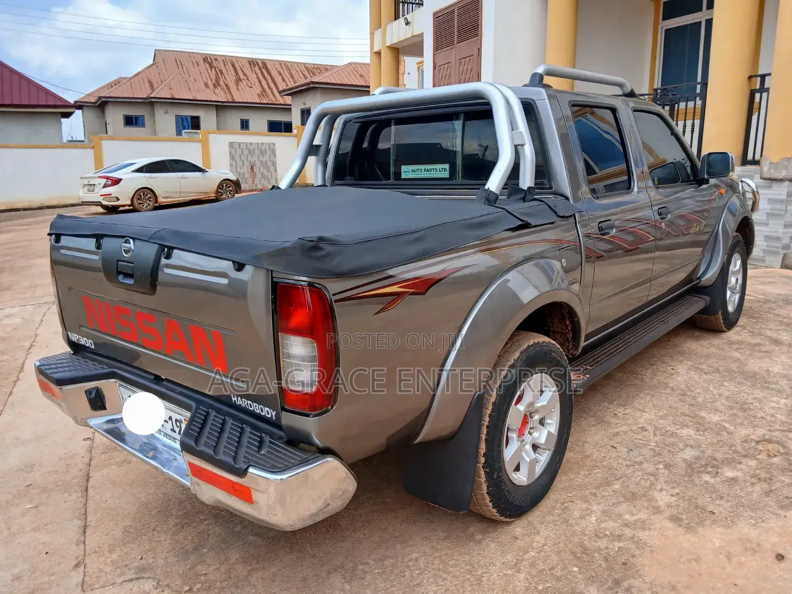 Nissan Hardbody 2019 Gray