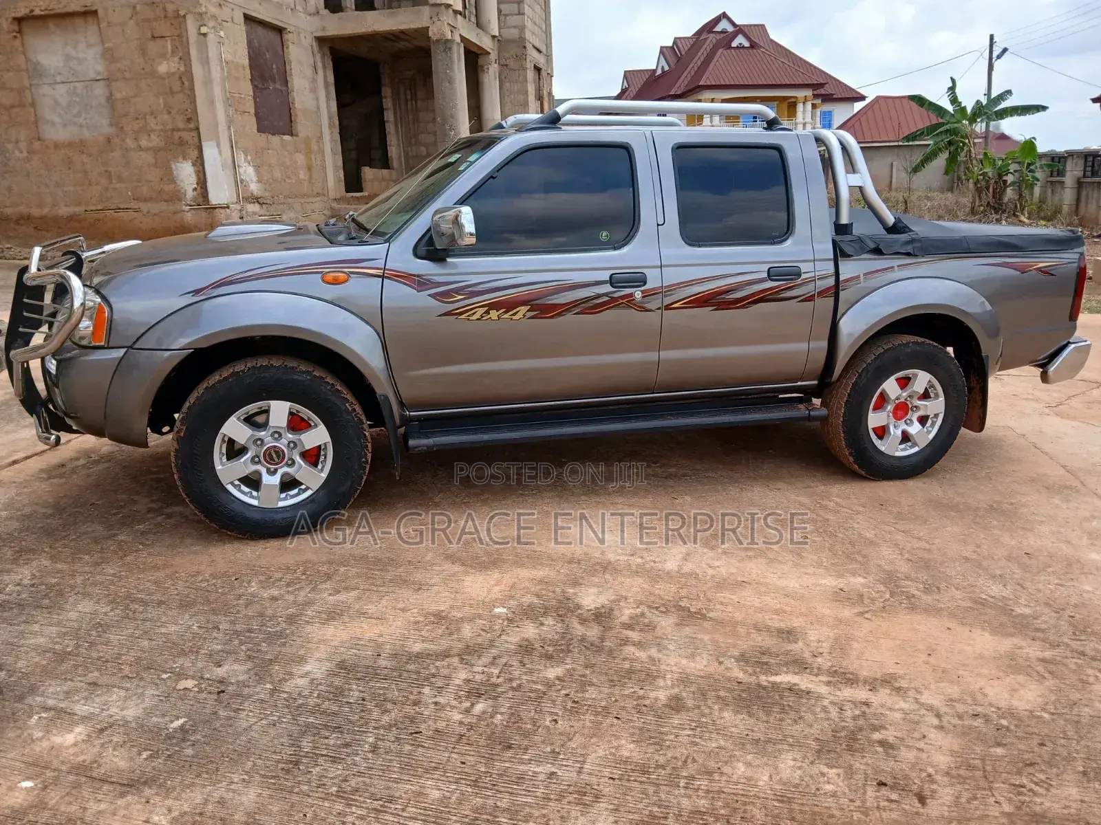 Nissan Hardbody 2019 Gray
