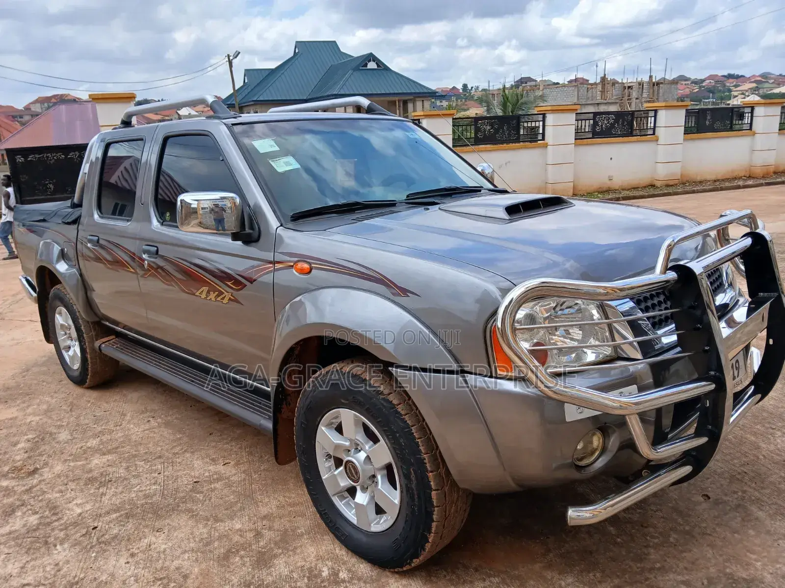 Nissan Hardbody 2019 Gray