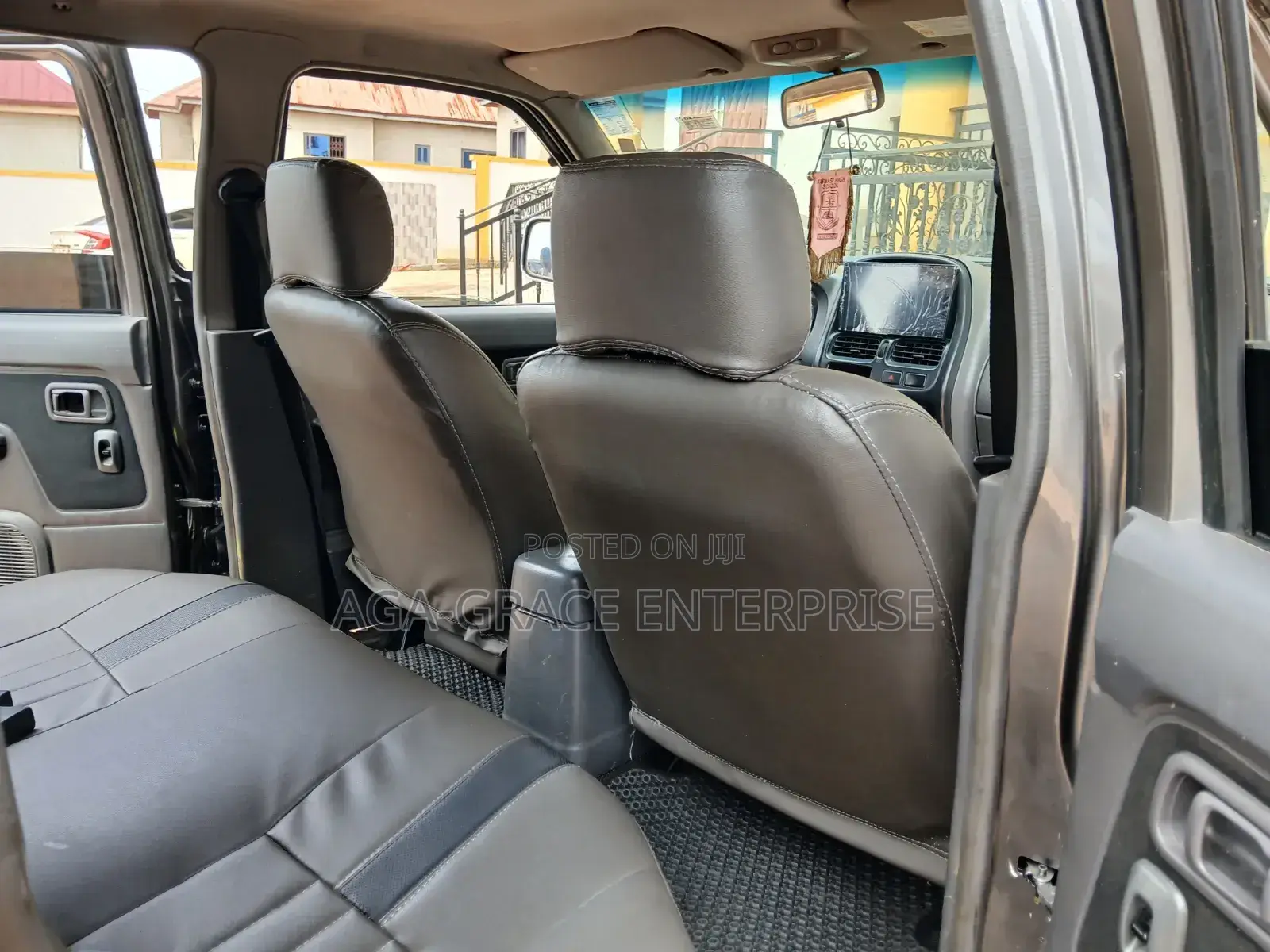 Nissan Hardbody 2019 Gray