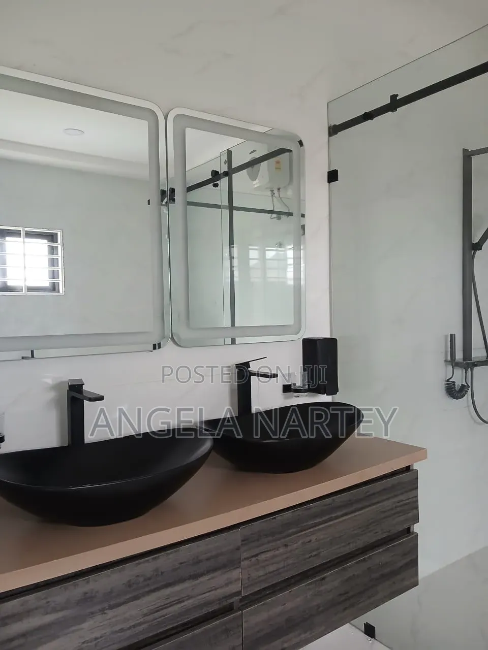 4bdrm House in Sakumono Estates, Accra Metropolitan for sale