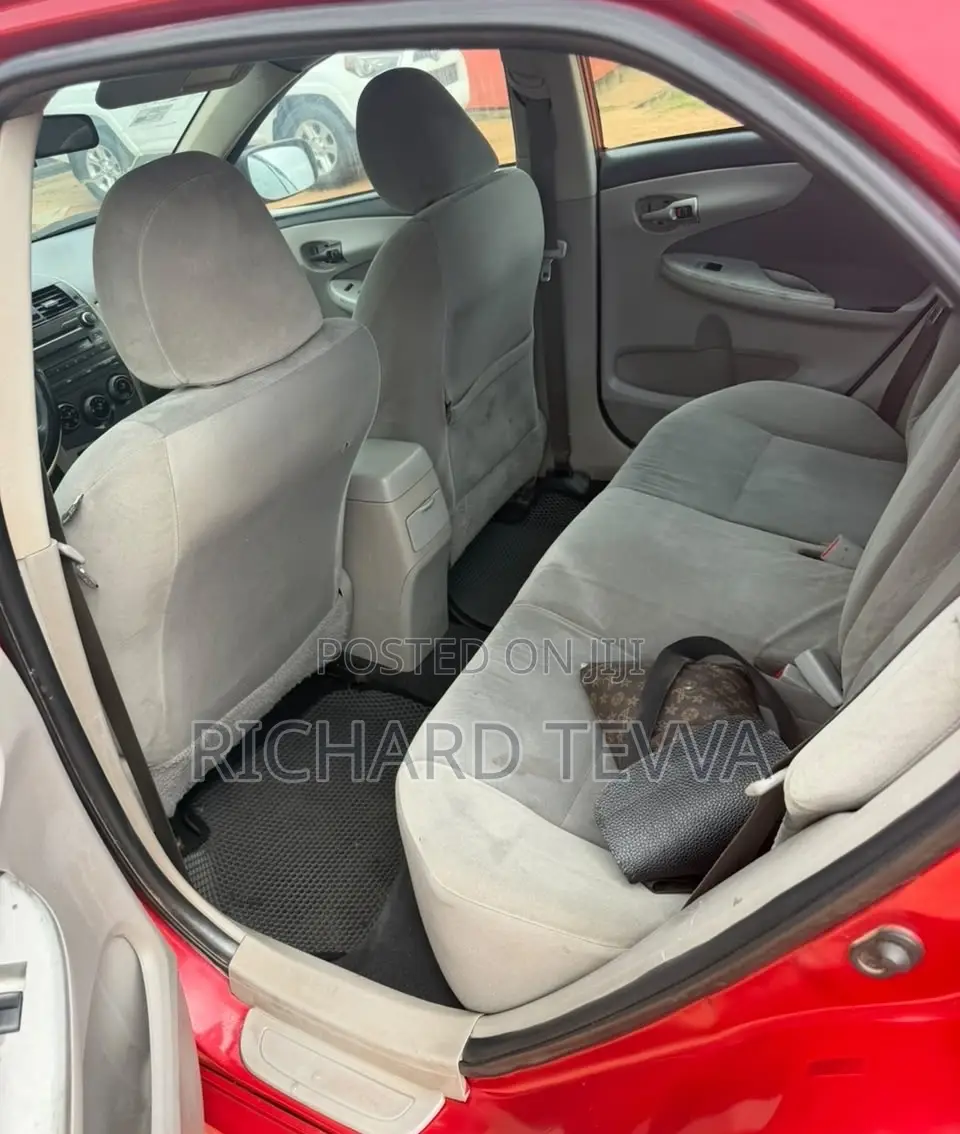 Toyota Corolla LE 4dr Sedan (1.8L 4cyl 4A) 2012 Red
