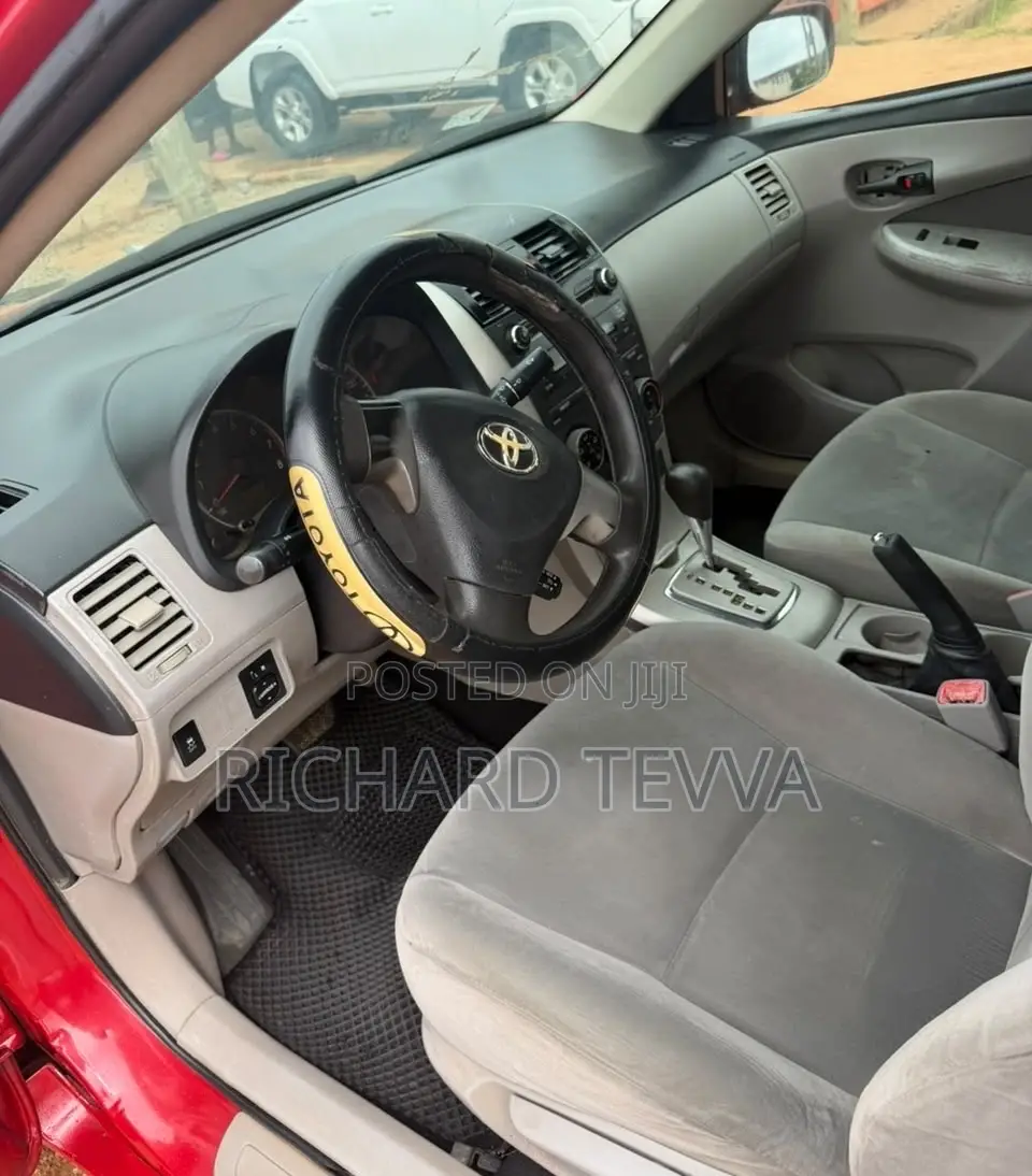 Toyota Corolla LE 4dr Sedan (1.8L 4cyl 4A) 2012 Red