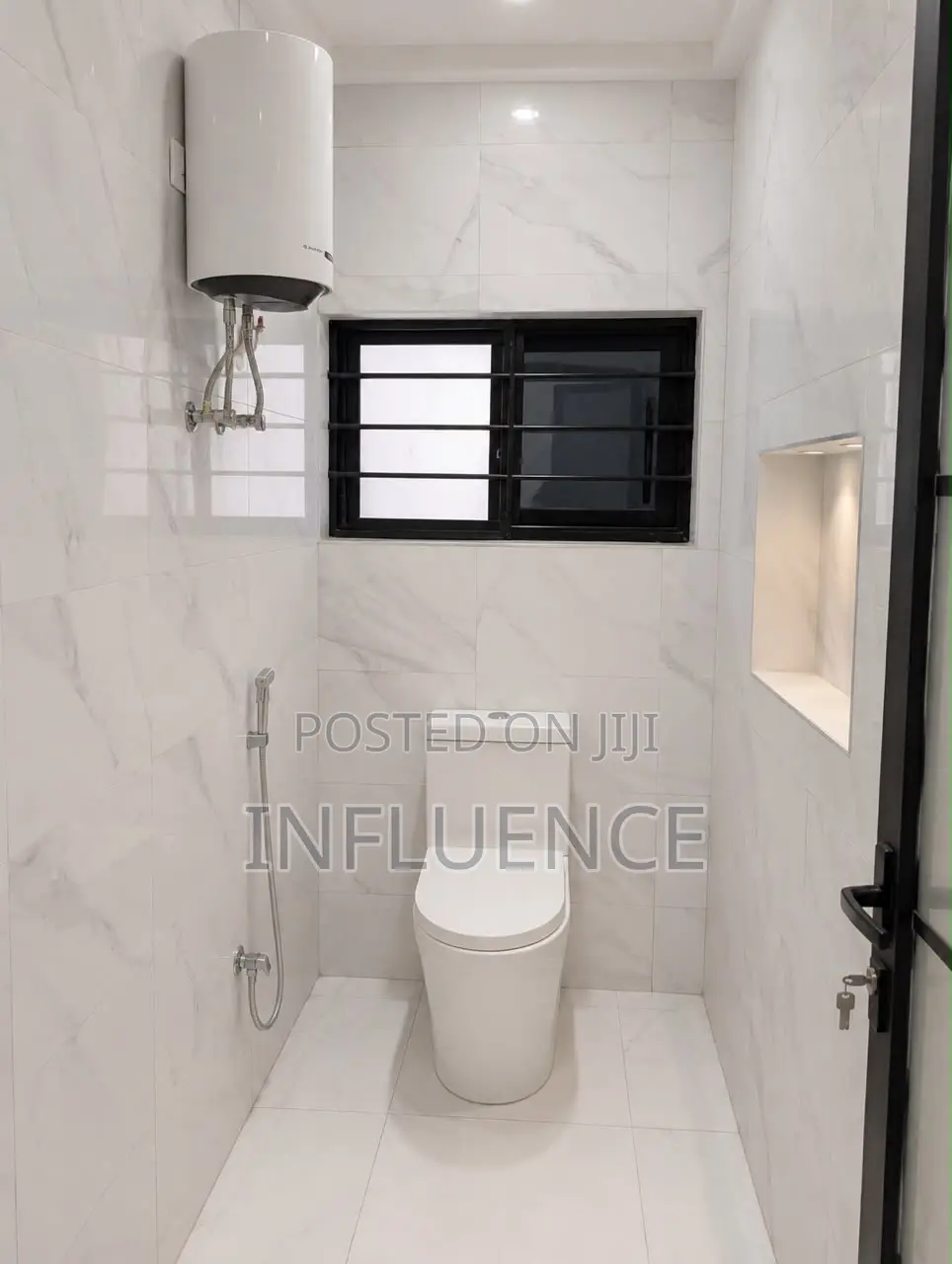 3bdrm House in Lakeside, East Legon for sale