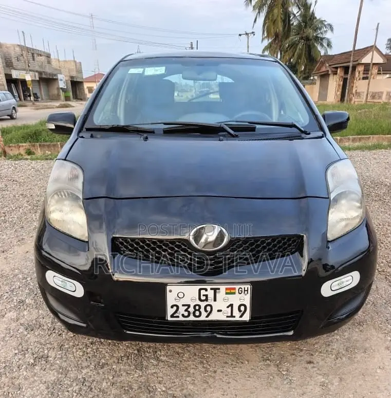 Toyota Vitz 1.3 AWD 3dr 2010 Black