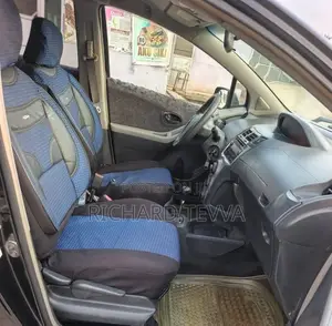 Toyota Vitz 1.3 AWD 3dr 2010 Black