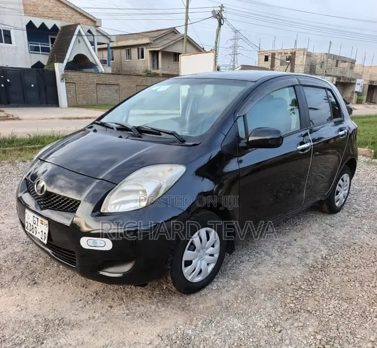 Toyota Vitz 1.3 AWD 3dr 2010 Black