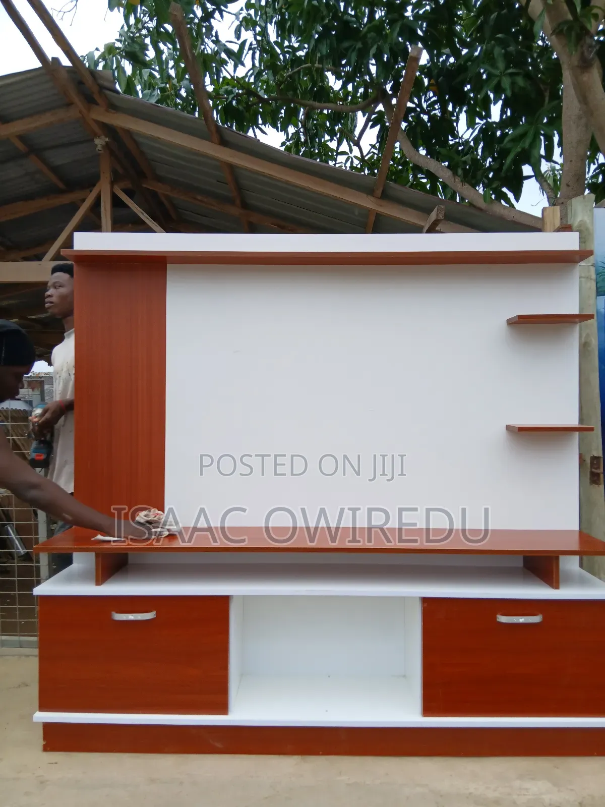 Yon TV Stand
