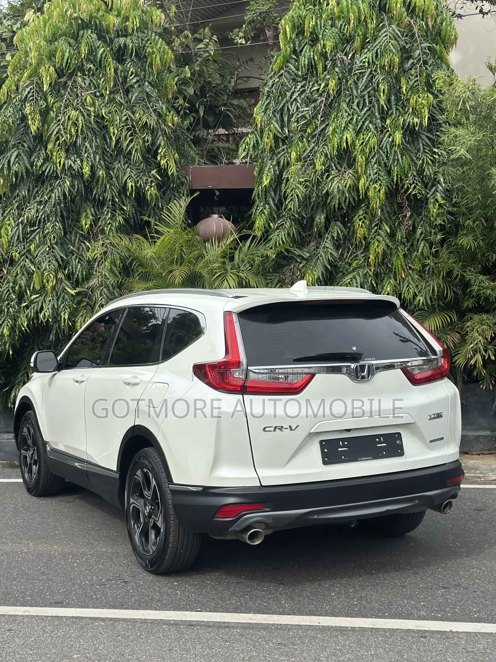 Honda CR-V Touring 4dr SUV AWD (1.5L 4cyl CVT) 2017 White