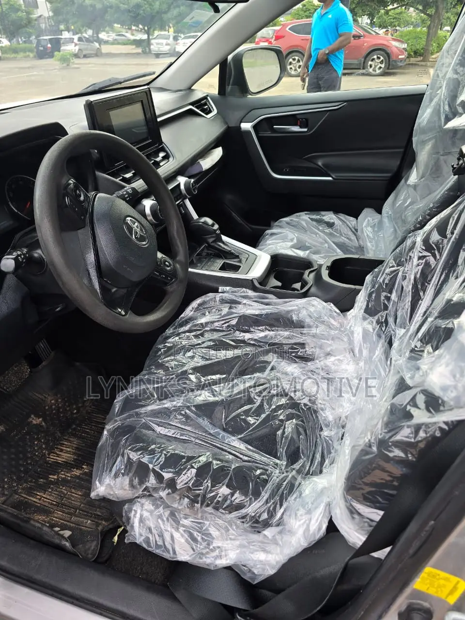 Toyota RAV4 XLE 2021 Silver