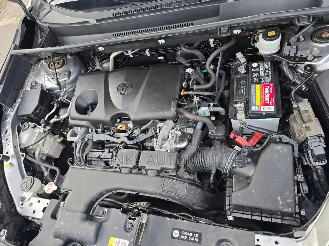 Toyota RAV4 XLE 2021 Silver