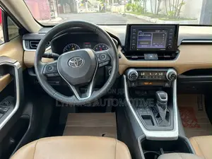 Toyota RAV4 XLE Premium 2022 Brown
