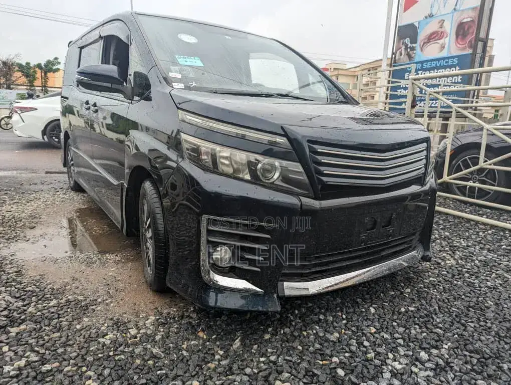 Toyota Voxy 2014 Black